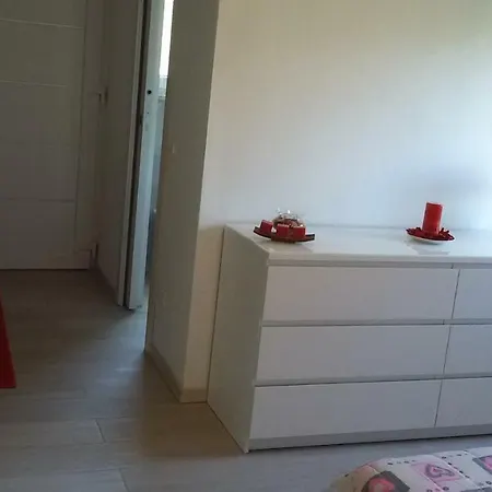 Sissi House Flowers Gravedona
